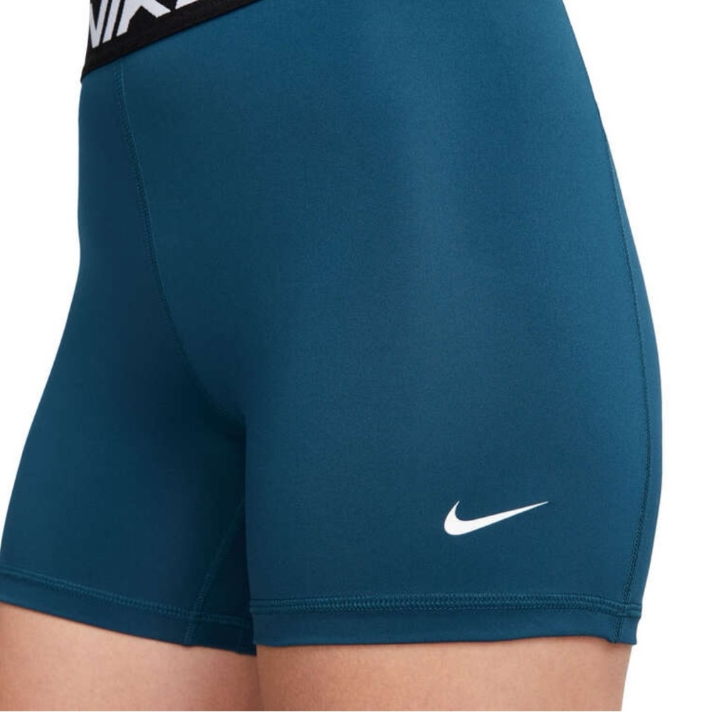 Women’s Nike Pro 365 5” Navy Shorts Size M